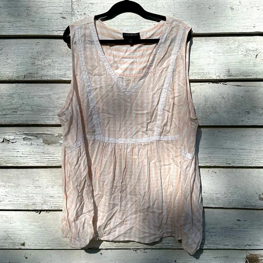 Lane Bryant Sleeveless Peach & White Flowy Babydoll Top good condition Size 28